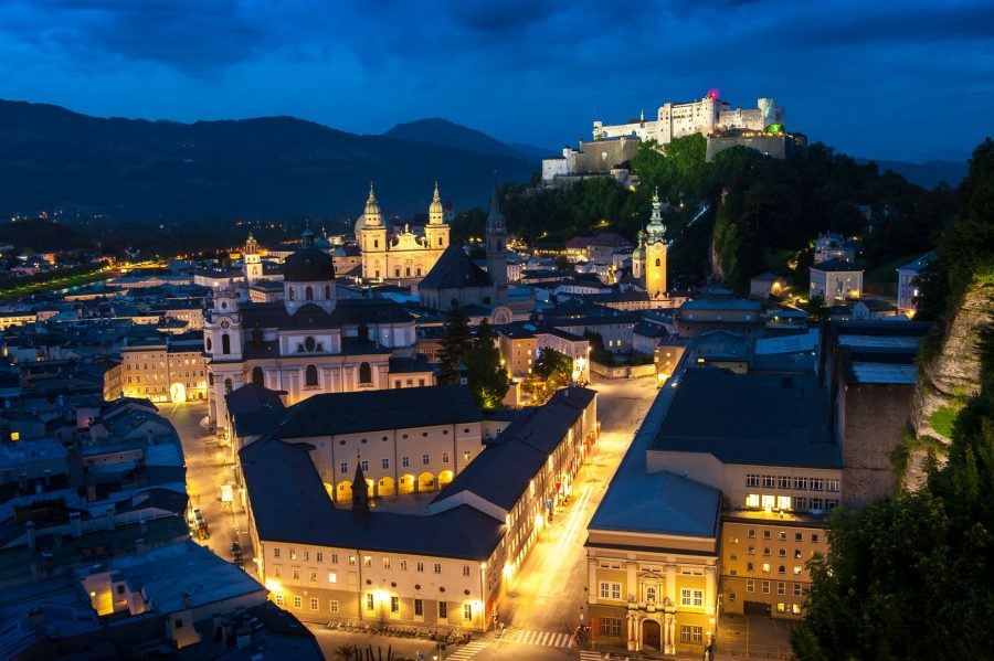 The unique old city of Salzburg seen from the Mönchsberg. In the front, on the left side: the Salzburg Festival area. Copyright: Tourismus Salzburg.