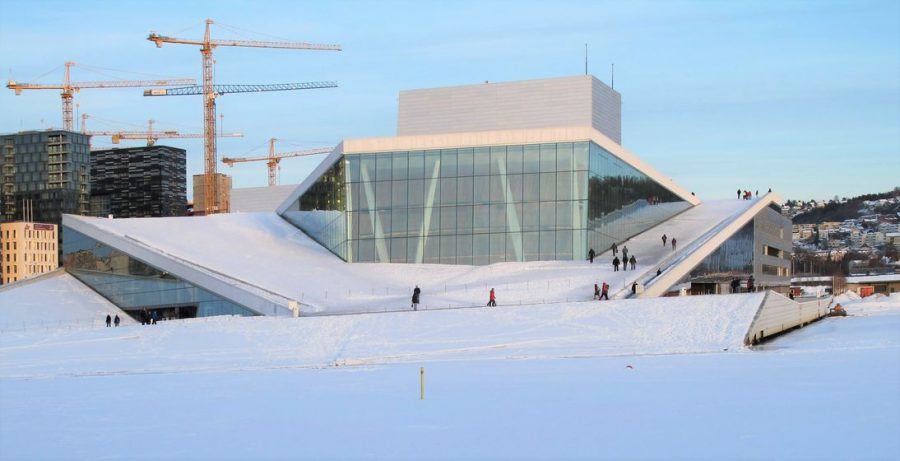 Urban transformation in Oslo: The roof of the opera house in the winter. Copyright: Henning Nielsen.