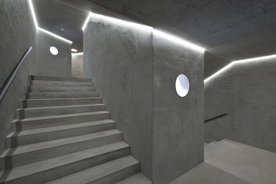 View of Interior of the volume of the stairs - Guiding Architects