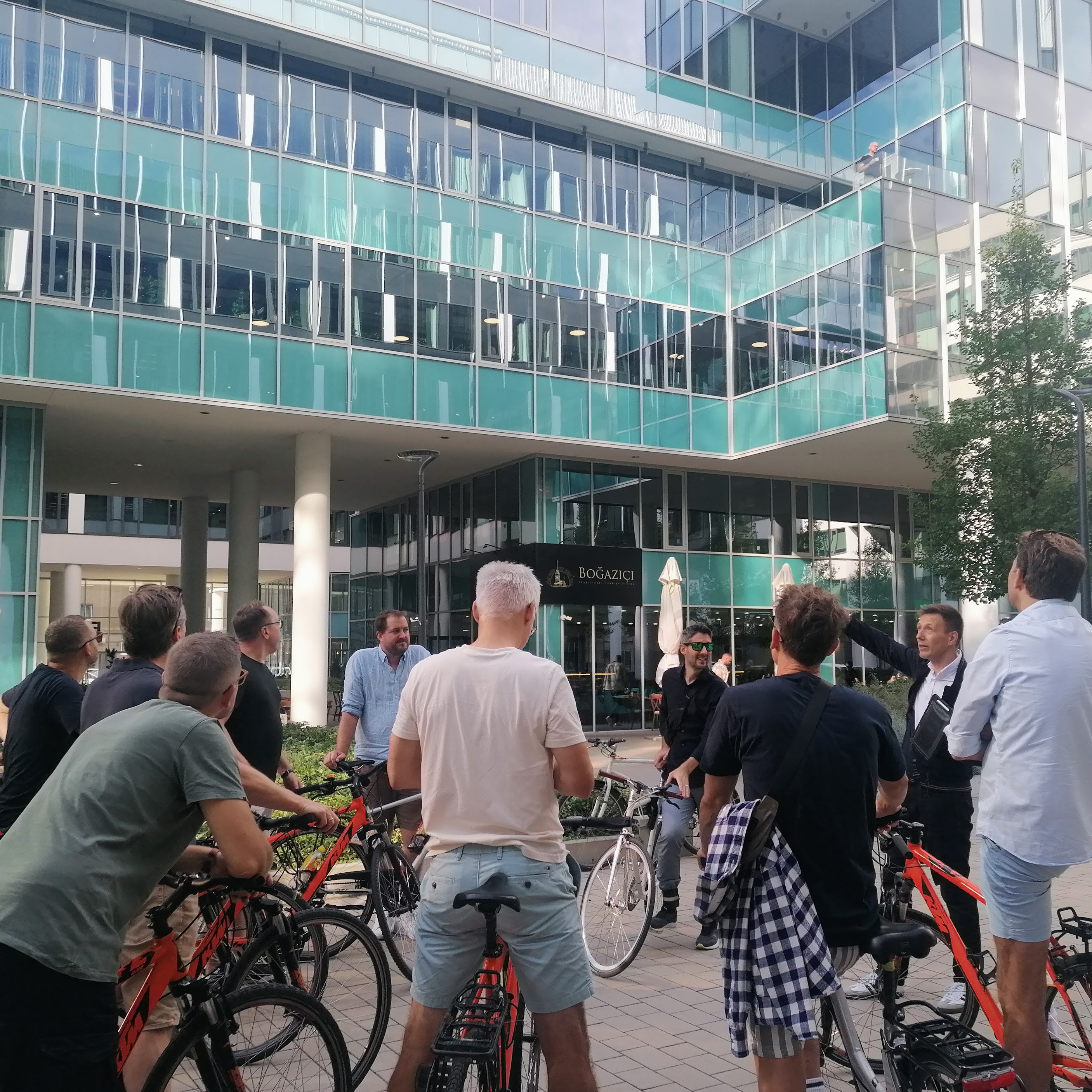 Guiding Architects, destination: Budapest (Fig. 9)