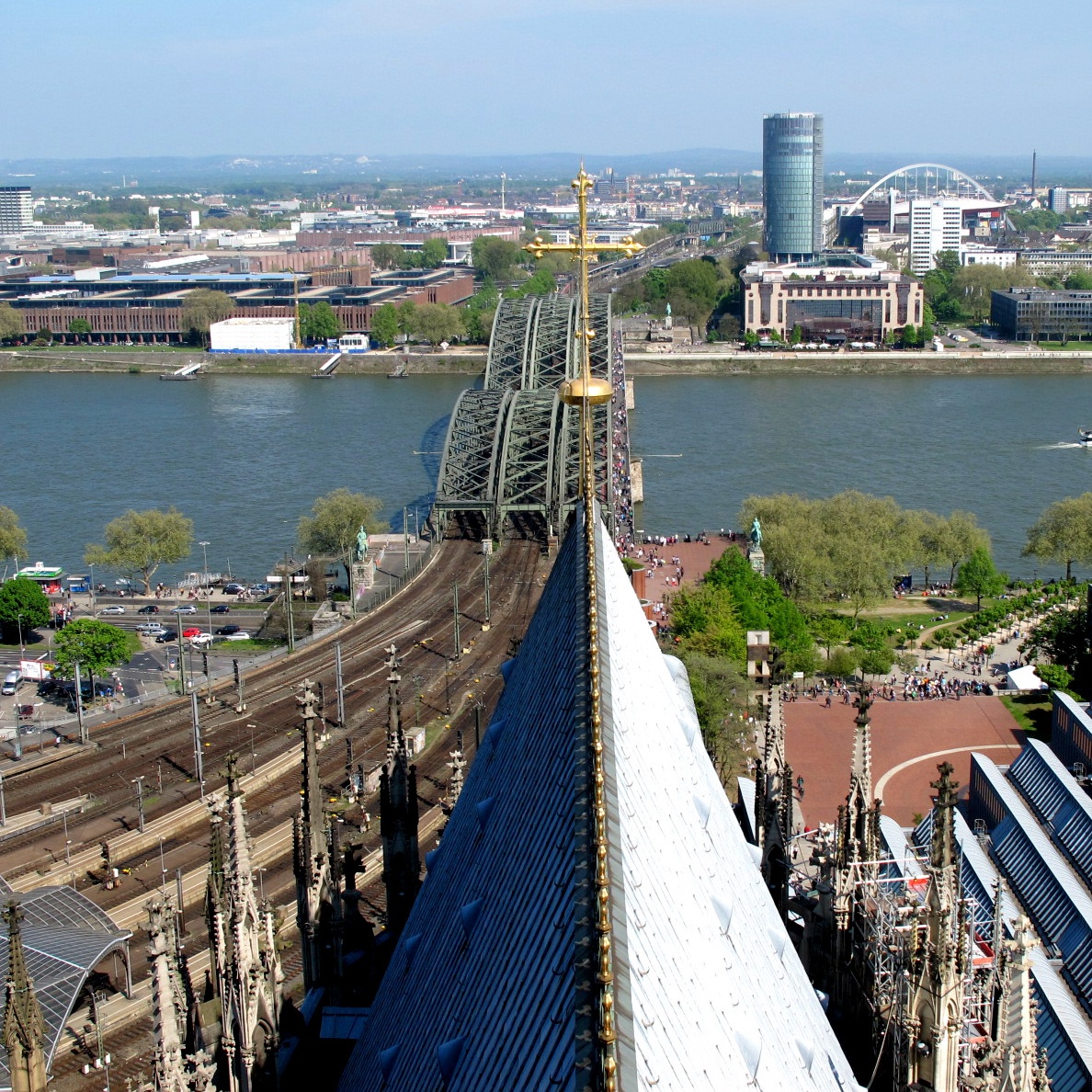 Guiding Architects, destination: Cologne (Fig. 1)