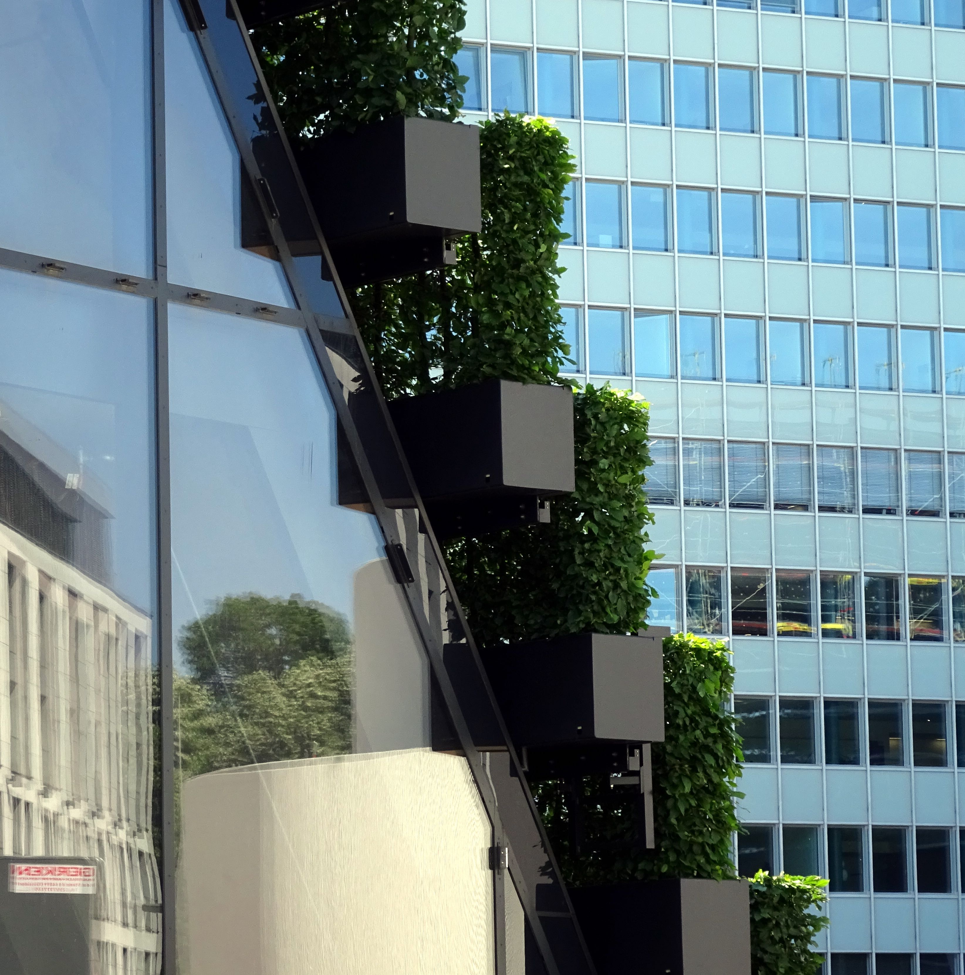 Guiding Architects, destination: Düsseldorf (Fig. 1)