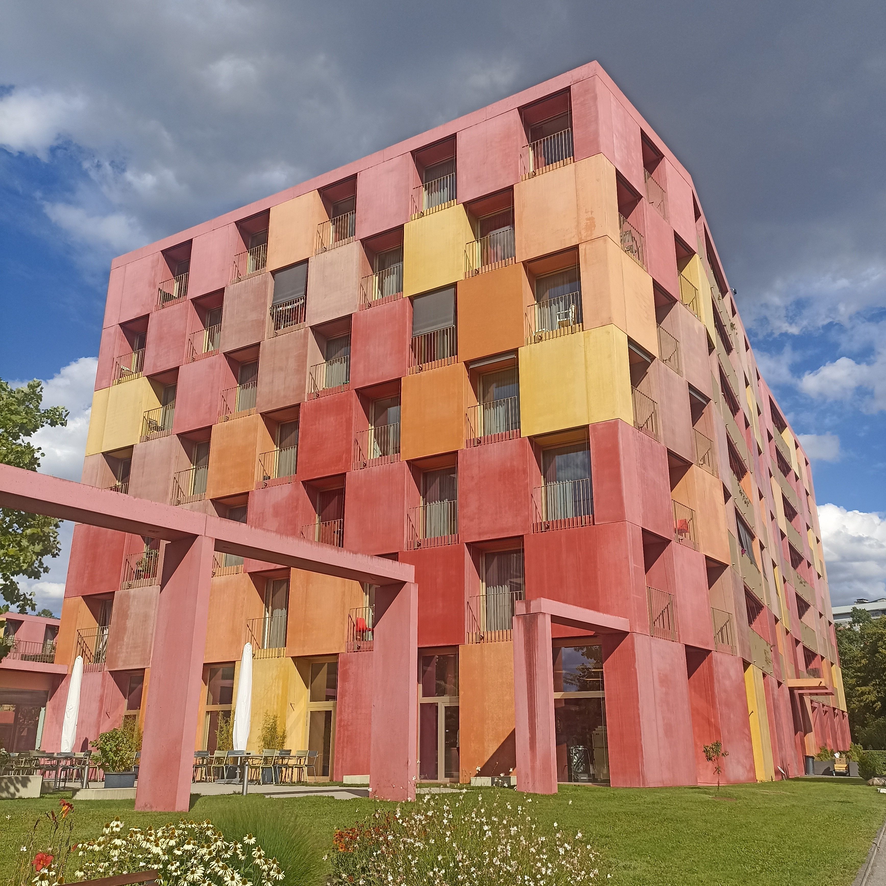 Guiding Architects, destination: Geneva (Fig. 1)