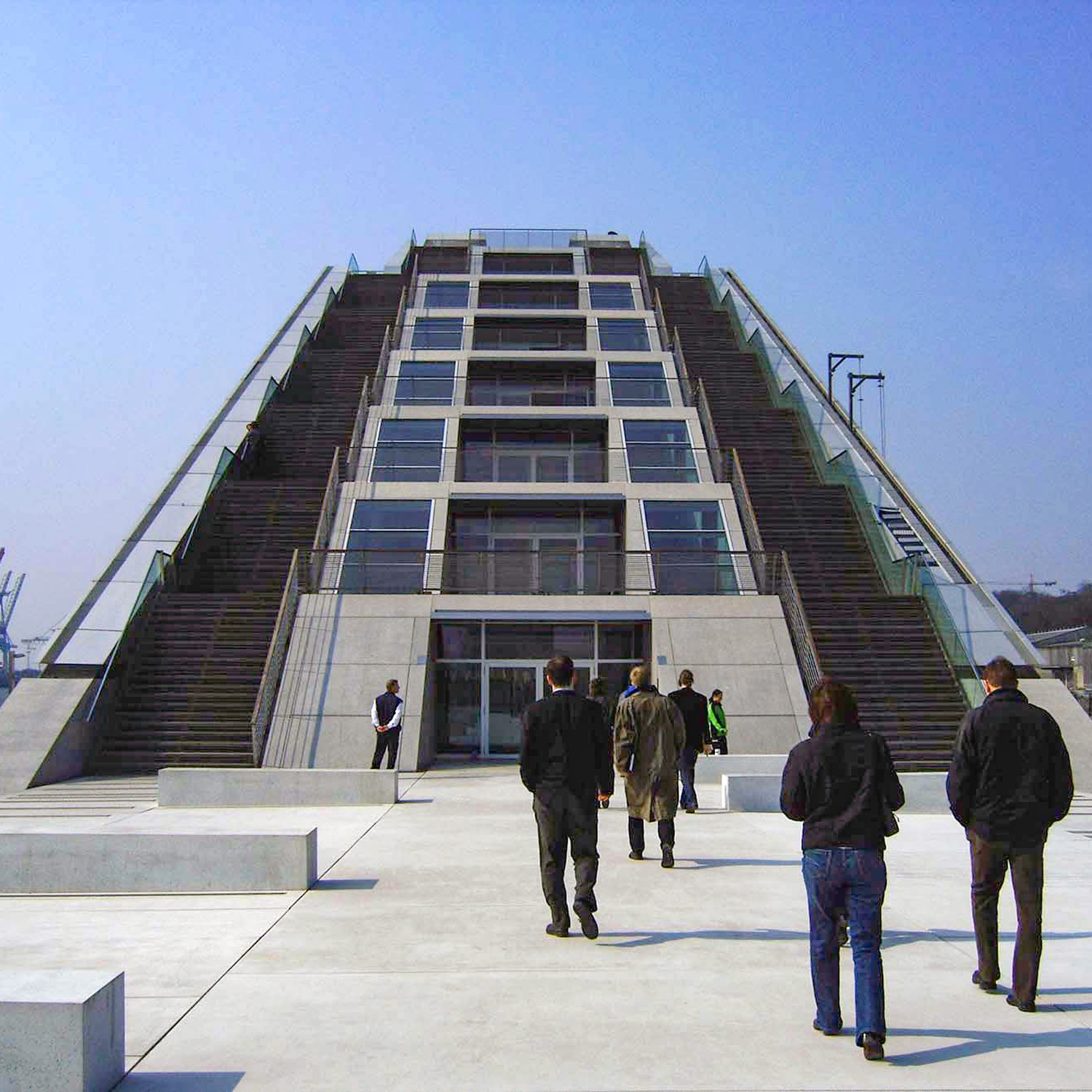 Guiding Architects, destination: Hamburg (Fig. 3)