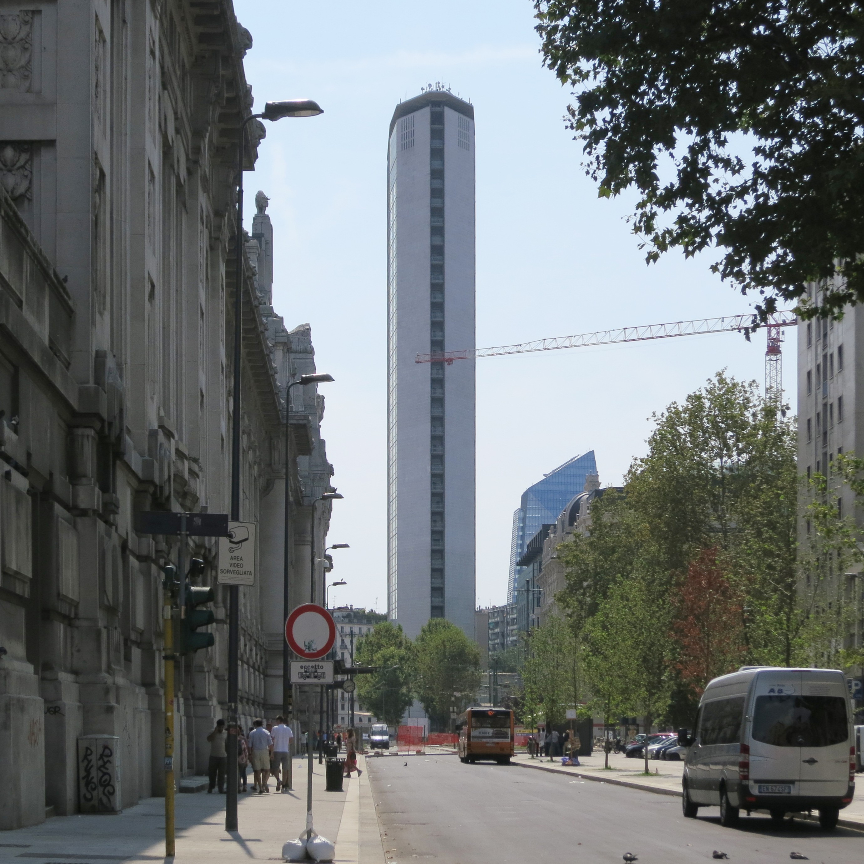Guiding Architects, destination: Milan (Fig. 8)