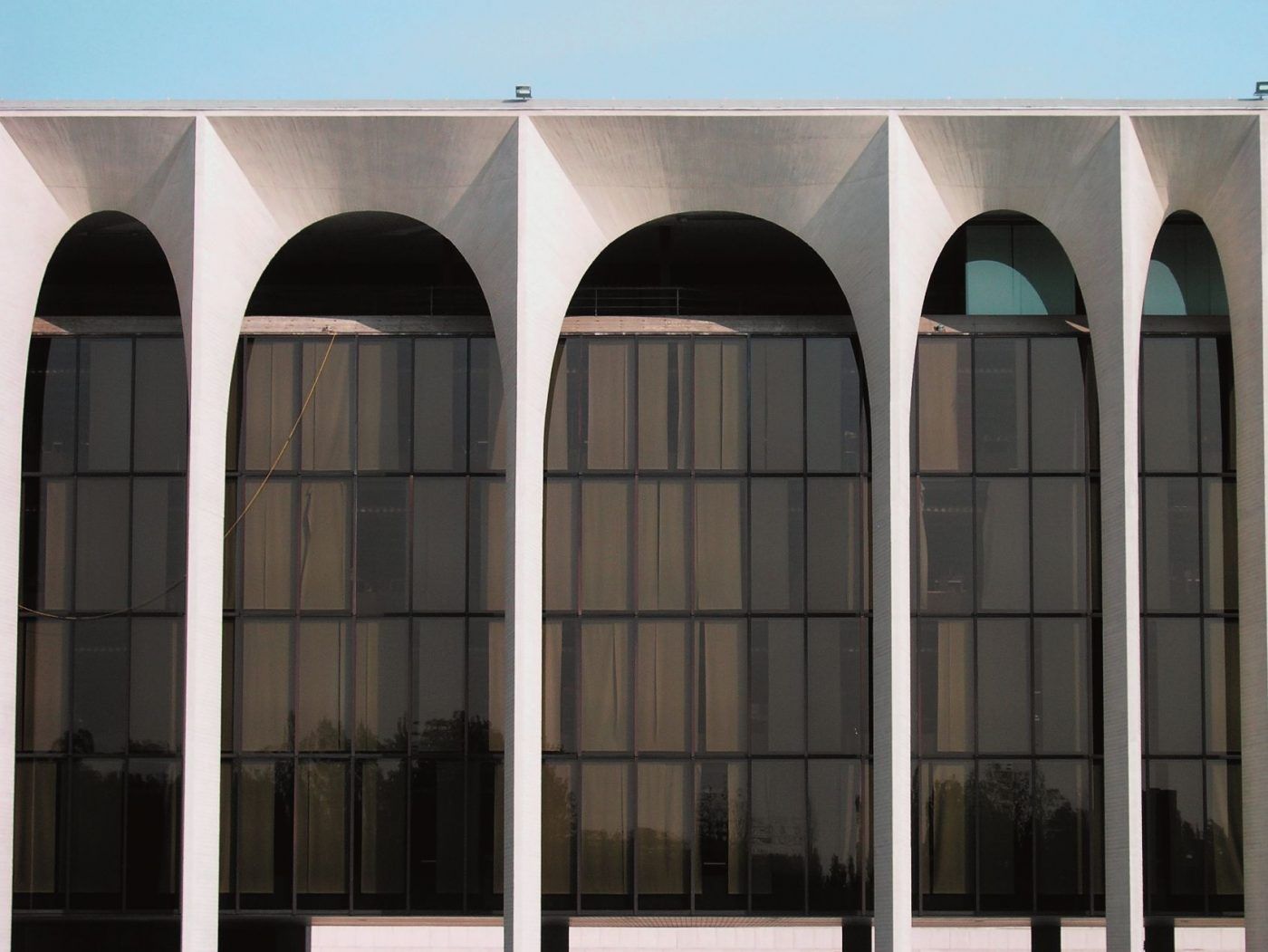 Guiding Architects, article: Niemeyer’s first 50 years in Milan: the Mondadori Group headquarters (Fig. 3)