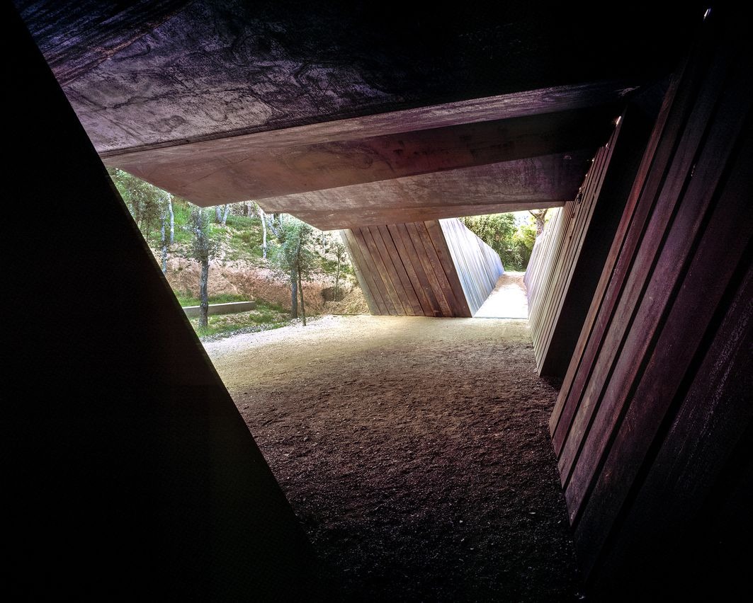 Guiding Architects, article: Black is Black — RCR, the 2017 Pritzker Prize winners (Fig. 3)