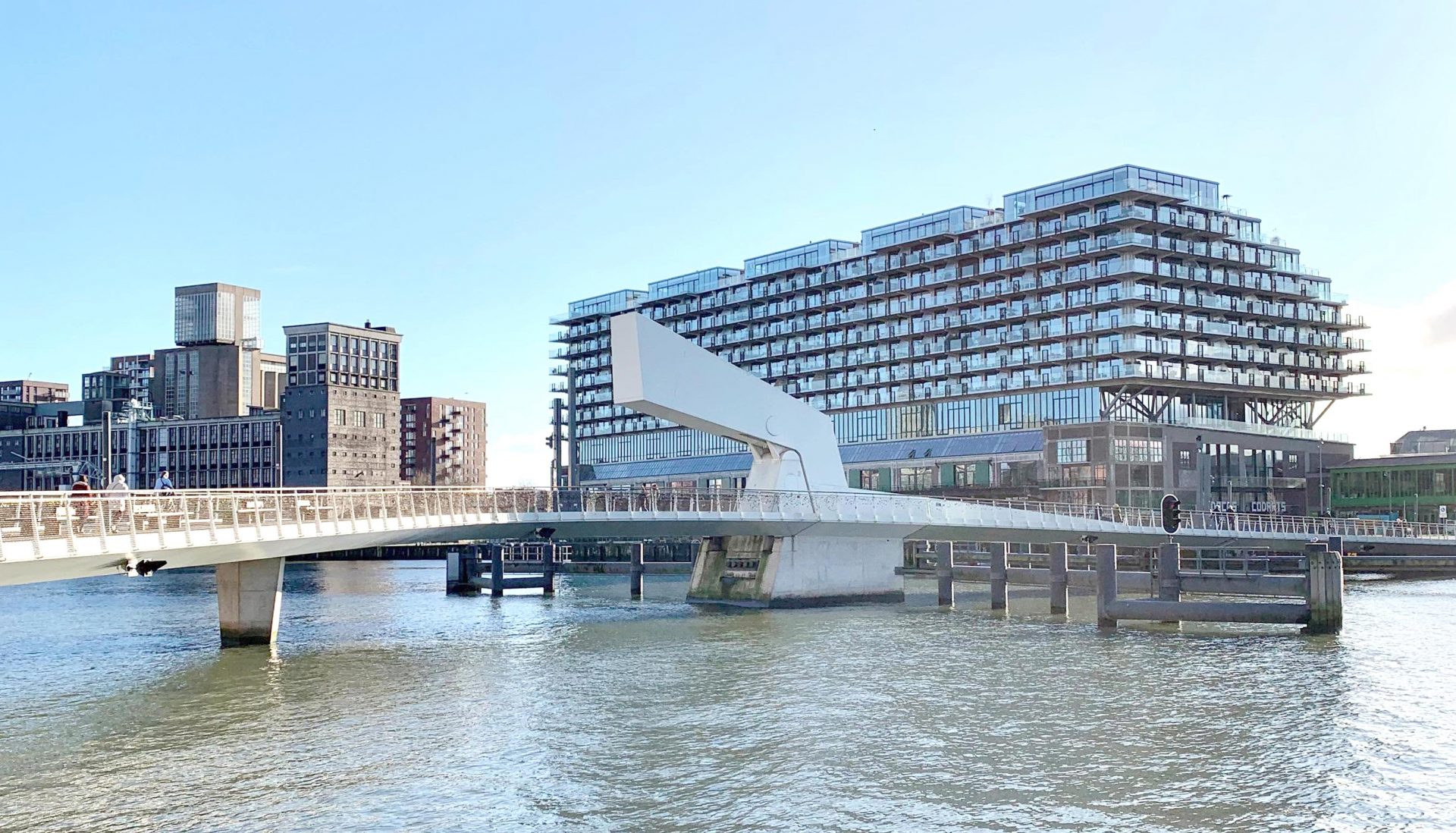 News: Rotterdam: Floating office and hotel suites in an old harbour (Thumbnail)