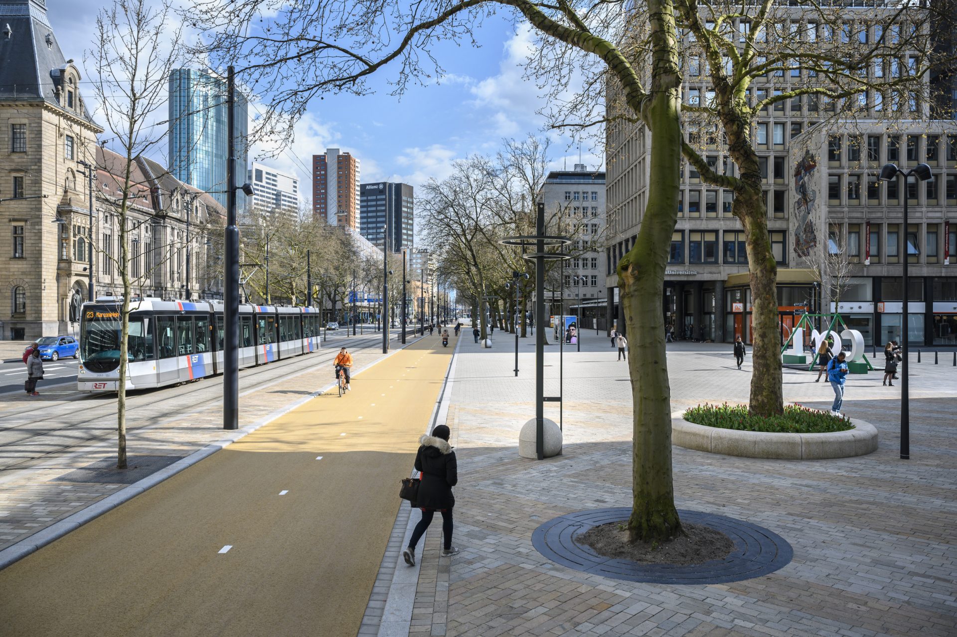 News: More space for bikes and pedestrians, less space for cars: the makeover of Coolsingel in Rotterdam (Thumbnail)