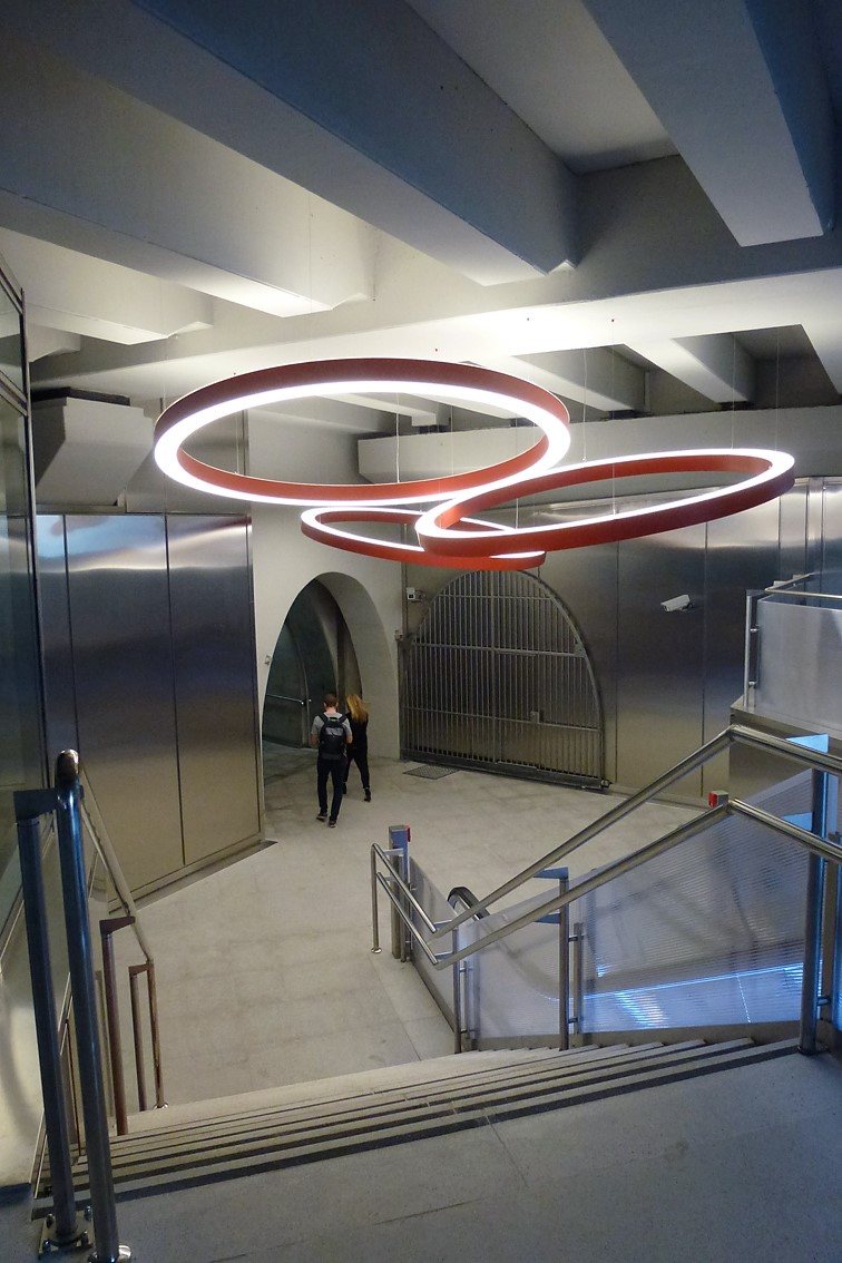 Guiding Architects, article: Más «Fosteritos» en la ciudad: Metro Bilbao ¡a por la tercera! (Fig. 2)