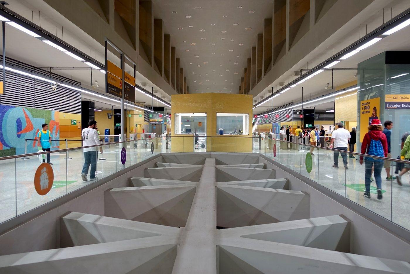 Guiding Architects, article: Rio: Nomadic Architecture instead of White Elephants (Fig. 4)