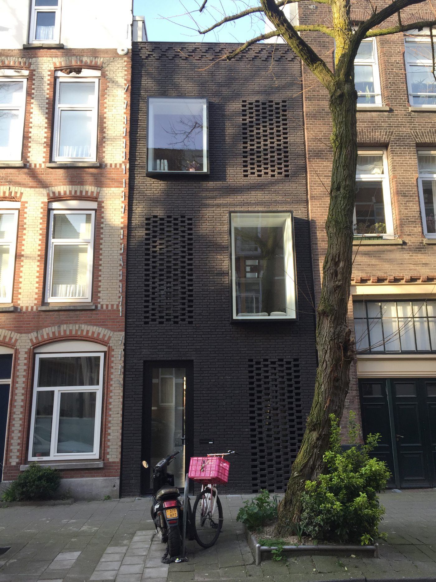 Guiding Architects, article: Minding the Gaps: Recent Infill Projects in Rotterdam (Fig. 2)