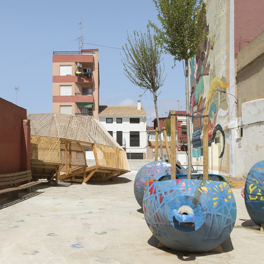Guiding Architects, article: Un Ovni en El Cabanyal. Un proyecto participativo entre el Ayuntamiento de Valencia y el colegio Santiago Apóstol convierte un solar abandonado en un patio escolar (Fig. 5)