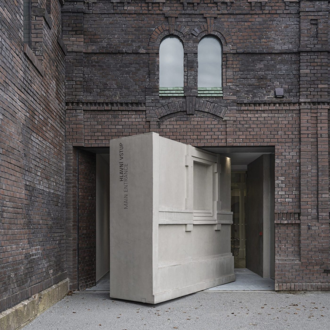 Guiding Architects, article-oaa: Out & About: Plato Contemporary Art Gallery (Fig. 2)
