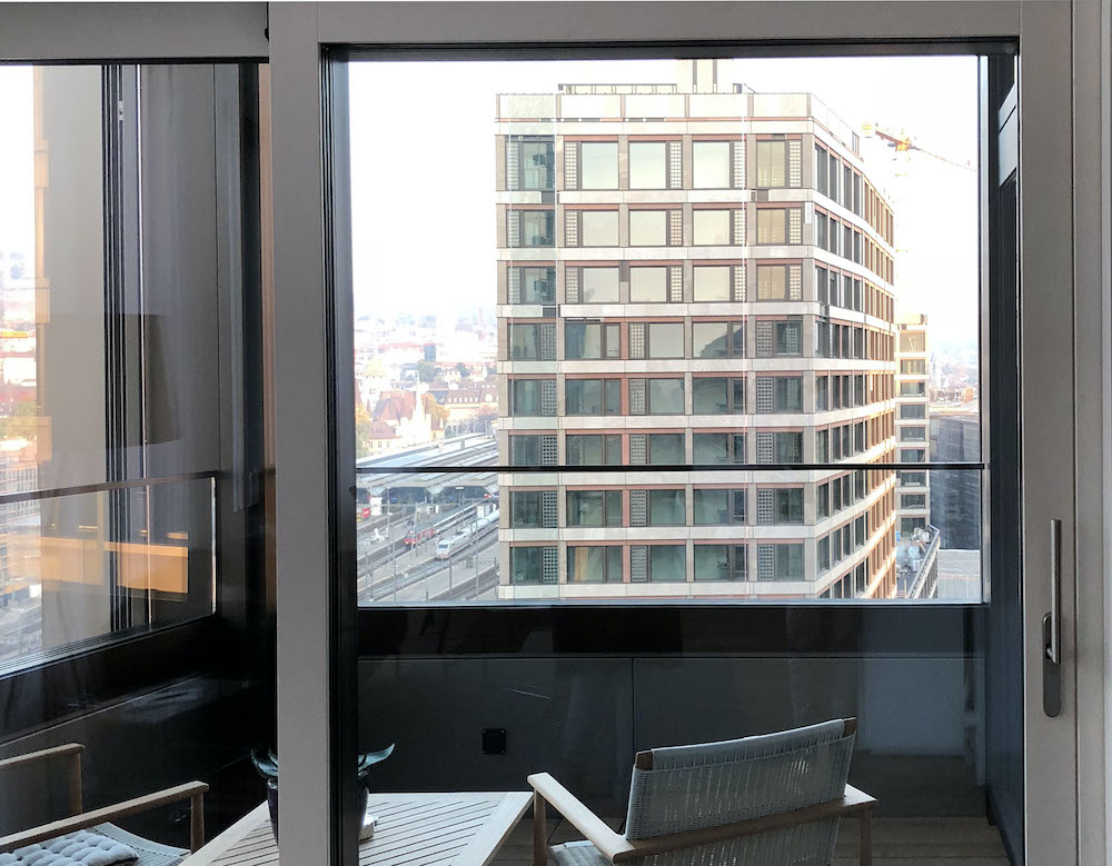 Guiding Architects, article: Guided tour in Zurich — Europaallee versus Zollhaus (Fig. 2)