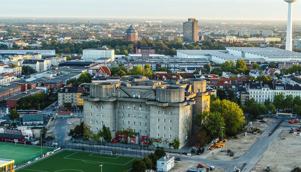 Guiding Architects, article: St. Pauli, un bunker de la Seconde Guerre mondiale devient vert (Fig. 2)