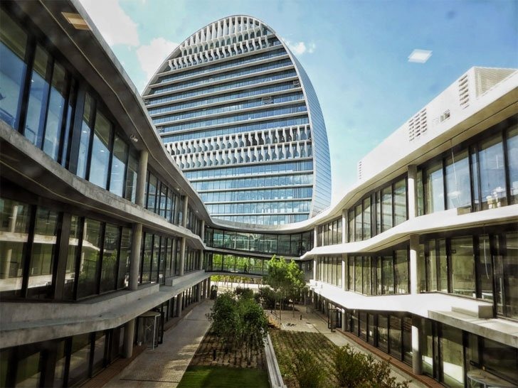 Guiding Architects, article: New BBVA Headquarters by Herzog & de Meuron in Madrid (Fig. 2)