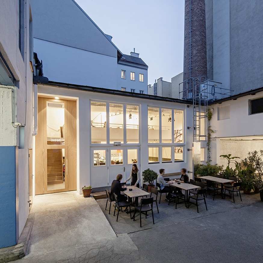 News: “imHof”: a Viennese café in a former milk factory (Thumbnail)