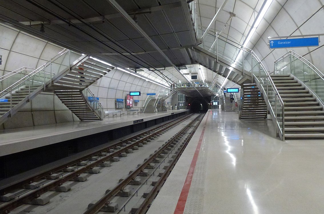 Guiding Architects, article: Más «Fosteritos» en la ciudad: Metro Bilbao ¡a por la tercera! (Fig. 3)