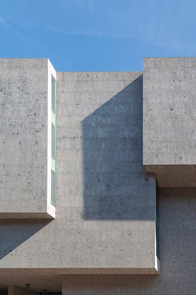 Guiding Architects, article: Milan is awarded a new Pritzker Prize. Grafton Architects and the Bocconi University (Fig. 4)