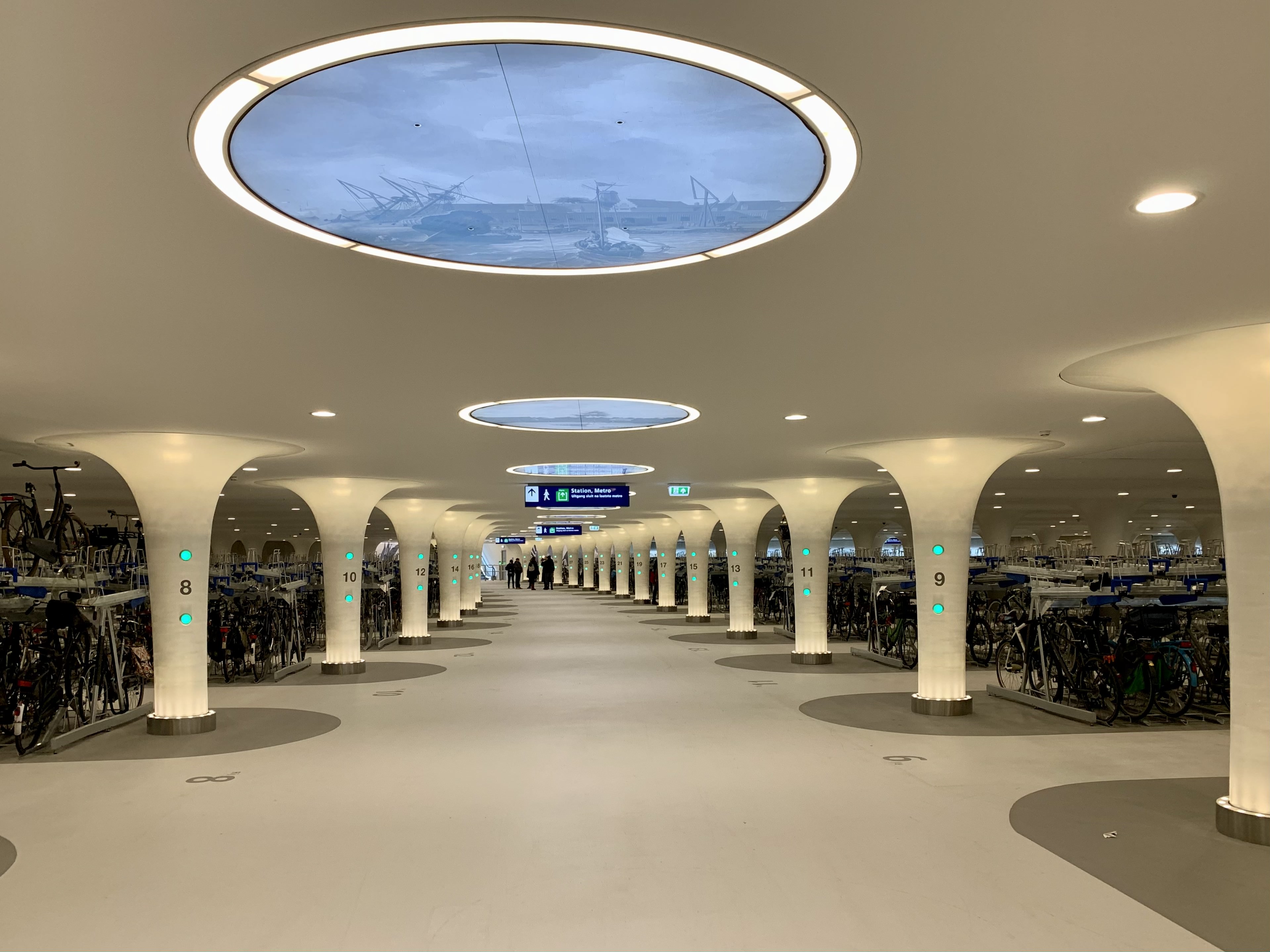 Guiding Architects, tour: Autour de la Gare Centrale (Fig. 3)