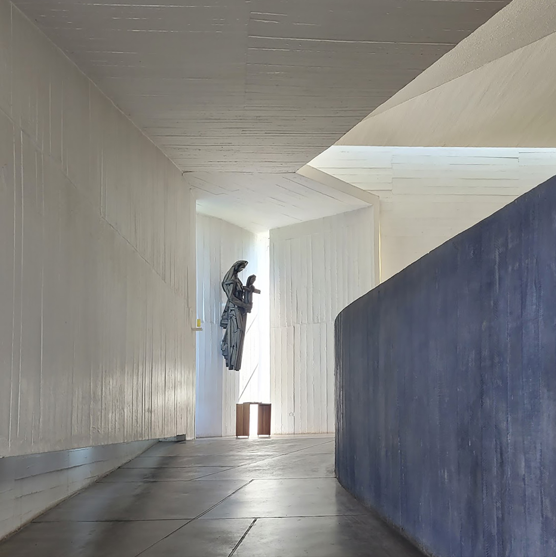 Guiding Architects, tour: Architecture and Urban Landscapes of East Santiago (Fig. 2)