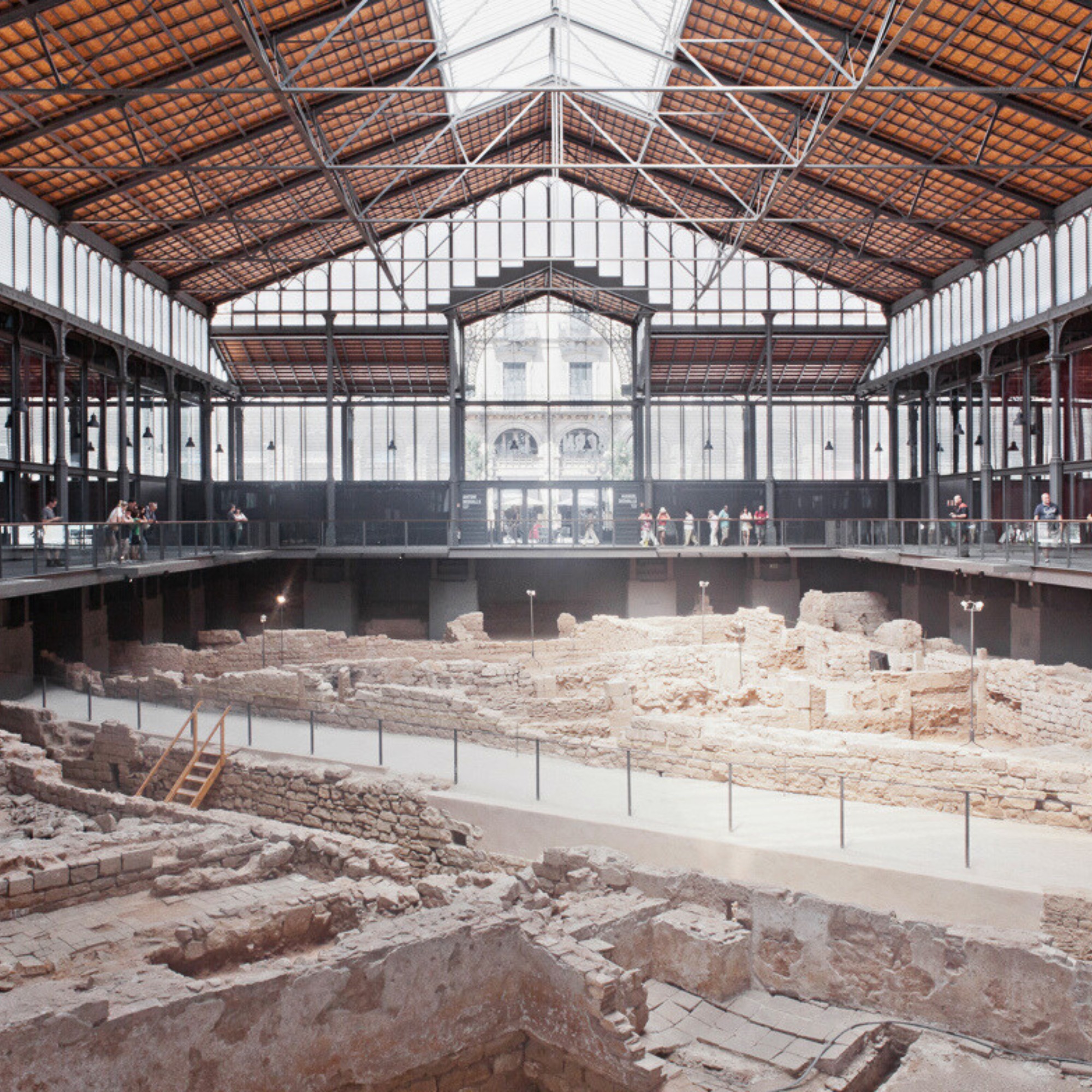Guiding Architects, tour: Barcelona’s Old Town (Fig. 1)