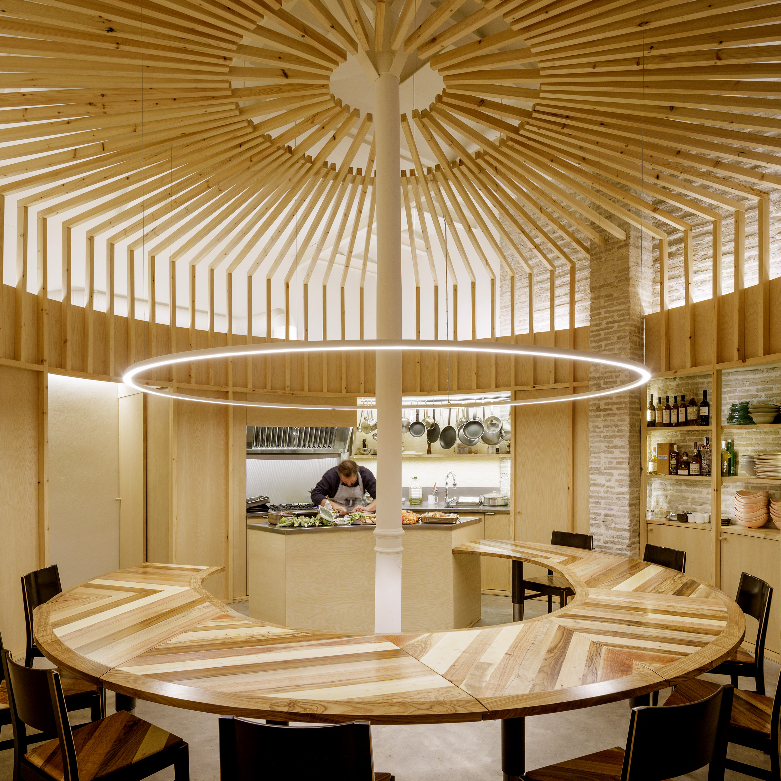Guiding Architects, tour: Contemporary Architecture in Seville (Fig. 5)