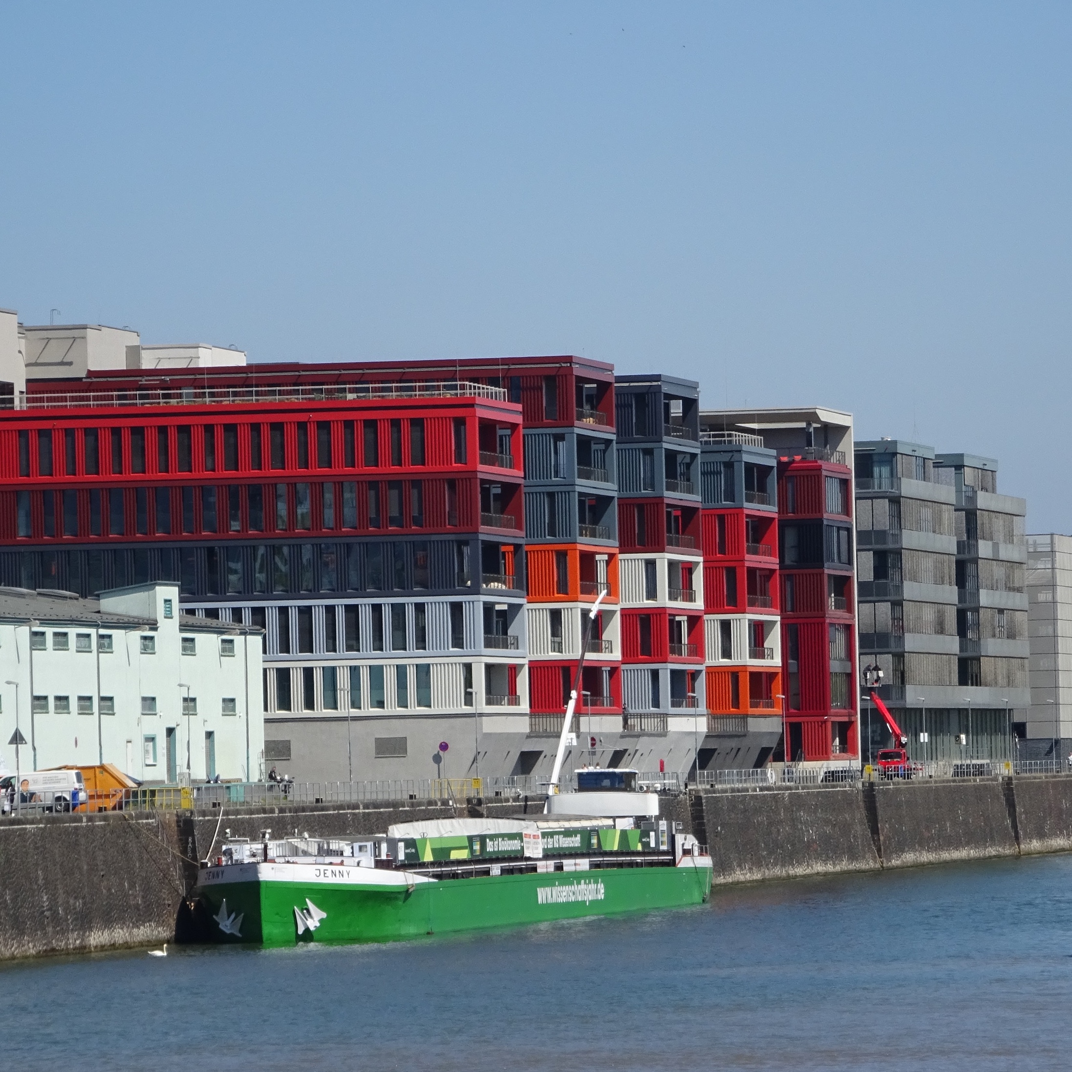 Guiding Architects, tour: ECB and 'Osthafen' (Eastern harbour) (Fig. 5)