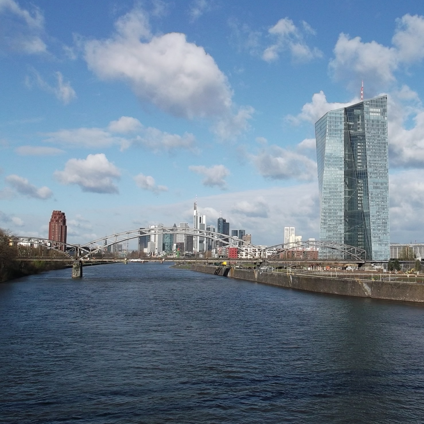 Guiding Architects, tour: ECB and 'Osthafen' (Eastern harbour) (Fig. 4)