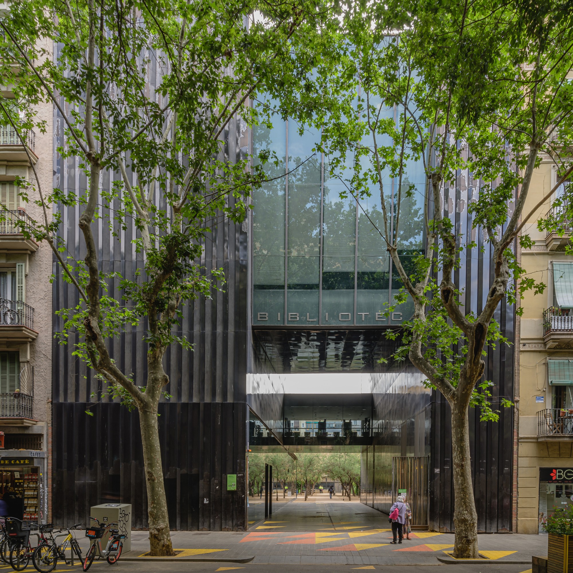 Guiding Architects, tour: Eixample (Fig. 4)