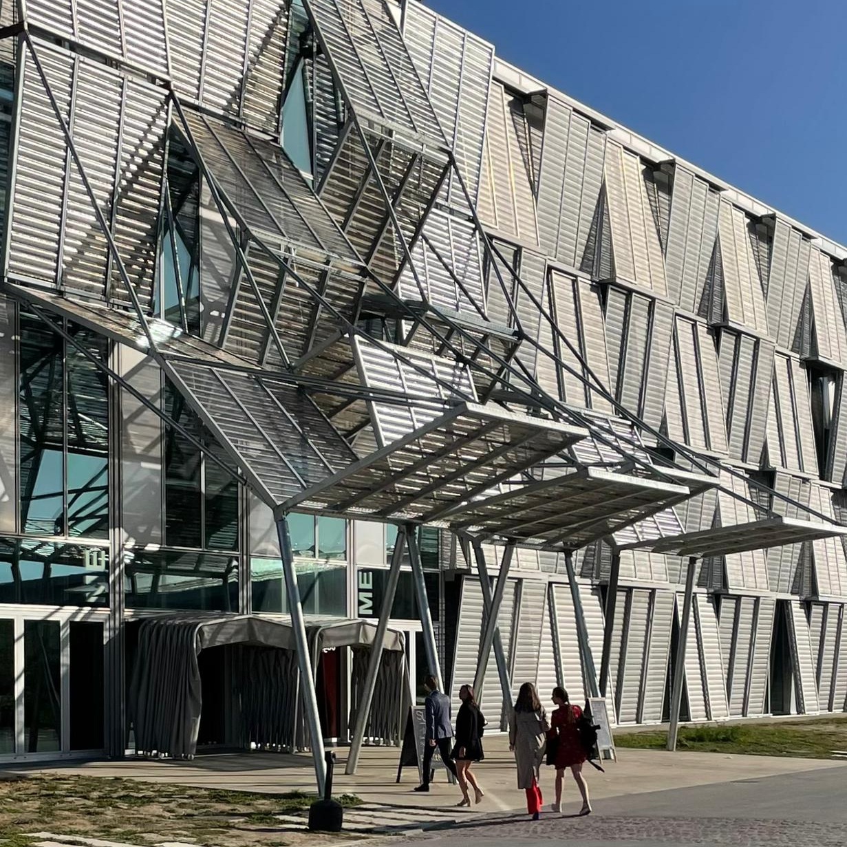Tour: EPFL and UNIL Campus (Thumbnail)