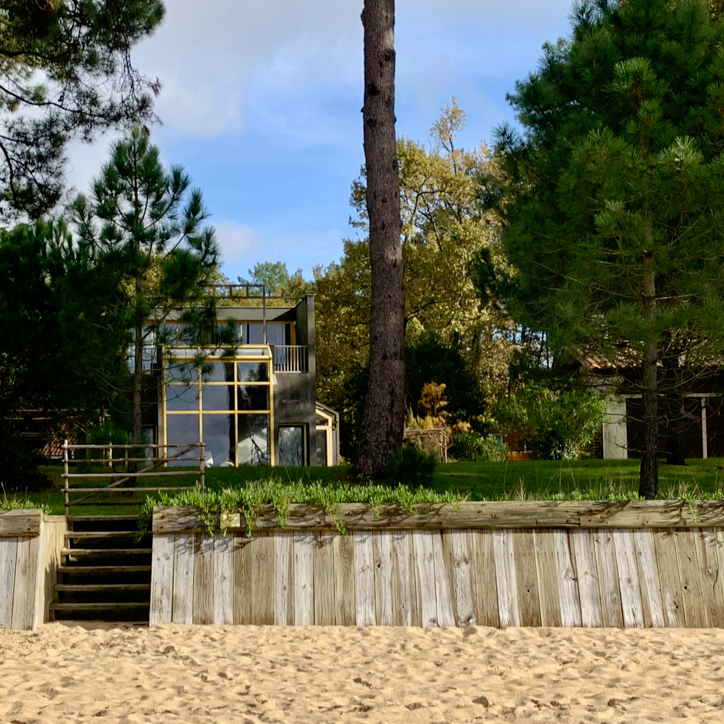 Tour: Holiday Homes, Dream Homes: Seaside Architecture (Thumbnail)