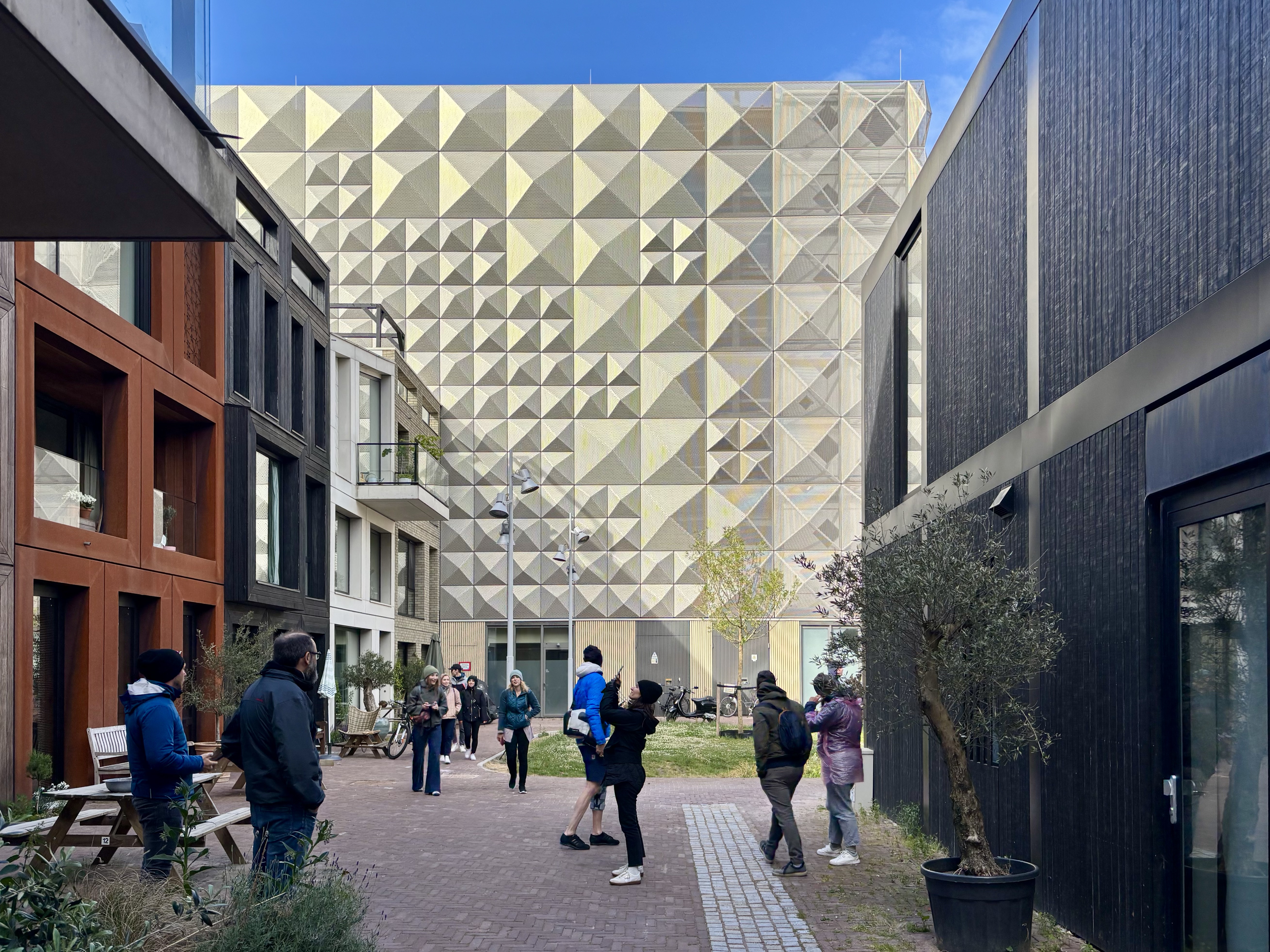 Guiding Architects, tour: Living Lab Buiksloterham (Fig. 1)