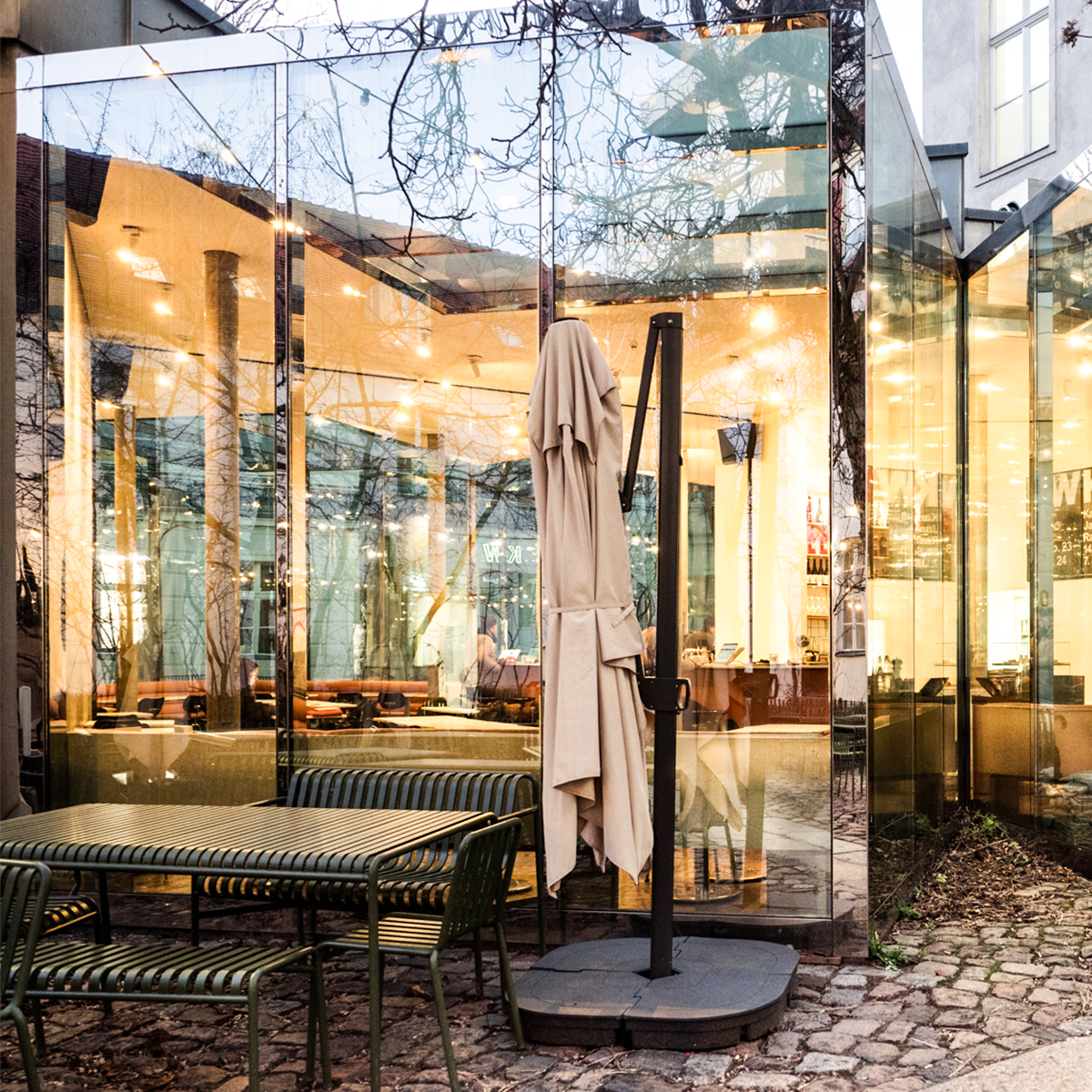 Guiding Architects, tour: Making Mitte: Babylon to Tacheles (Fig. 4)