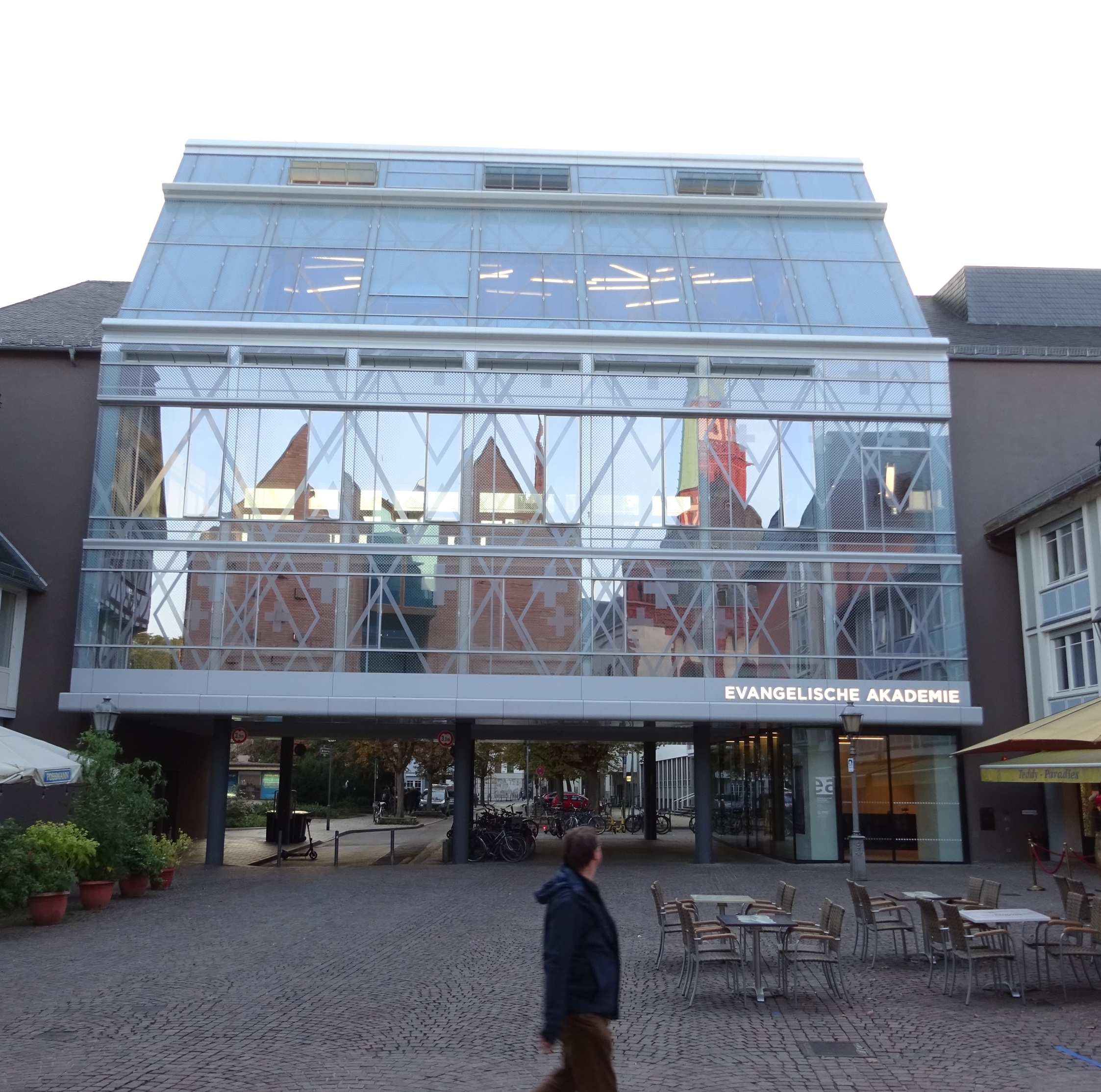 Guiding Architects, tour: Old and 