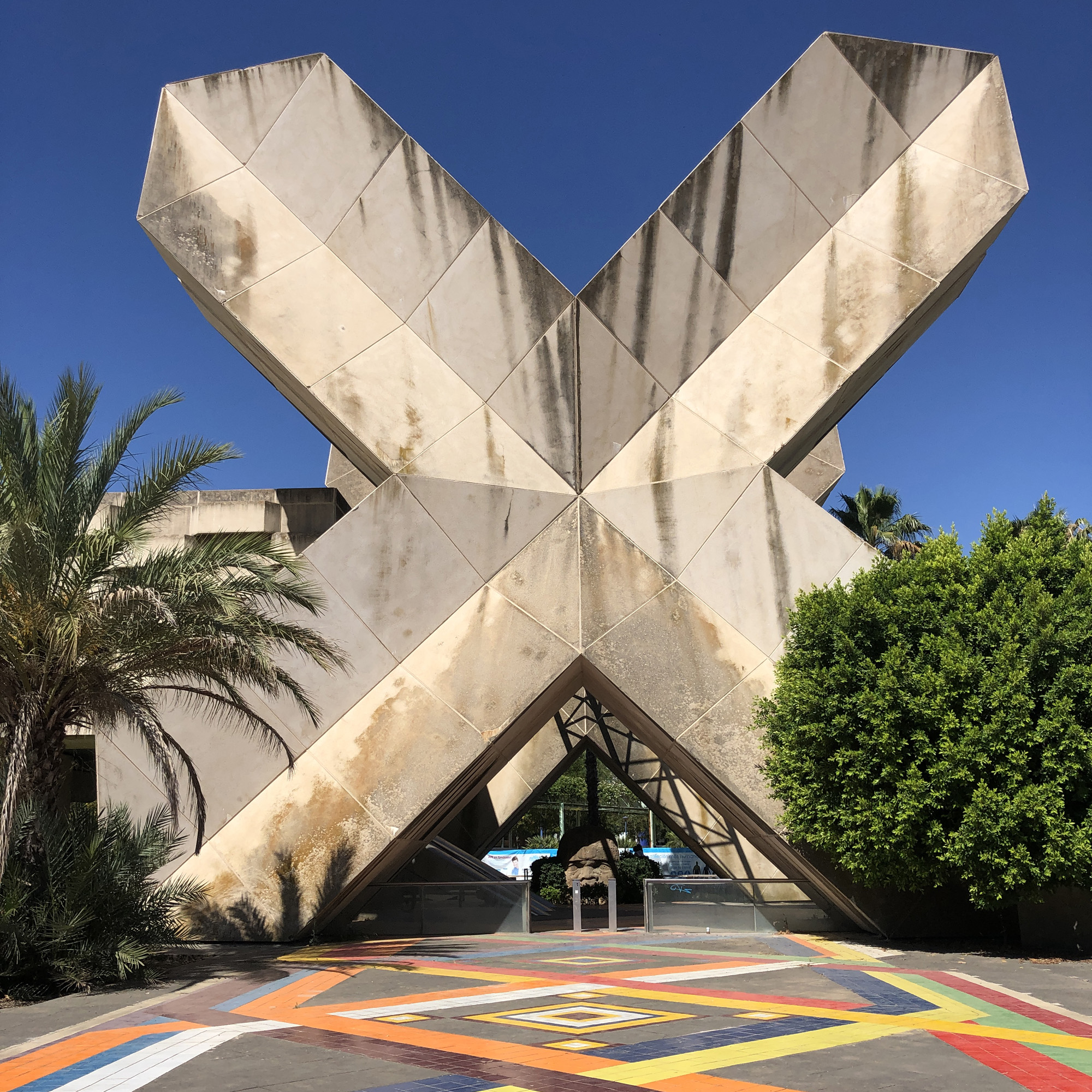 Guiding Architects, tour: The City of International  Exhibitions (Fig. 2)