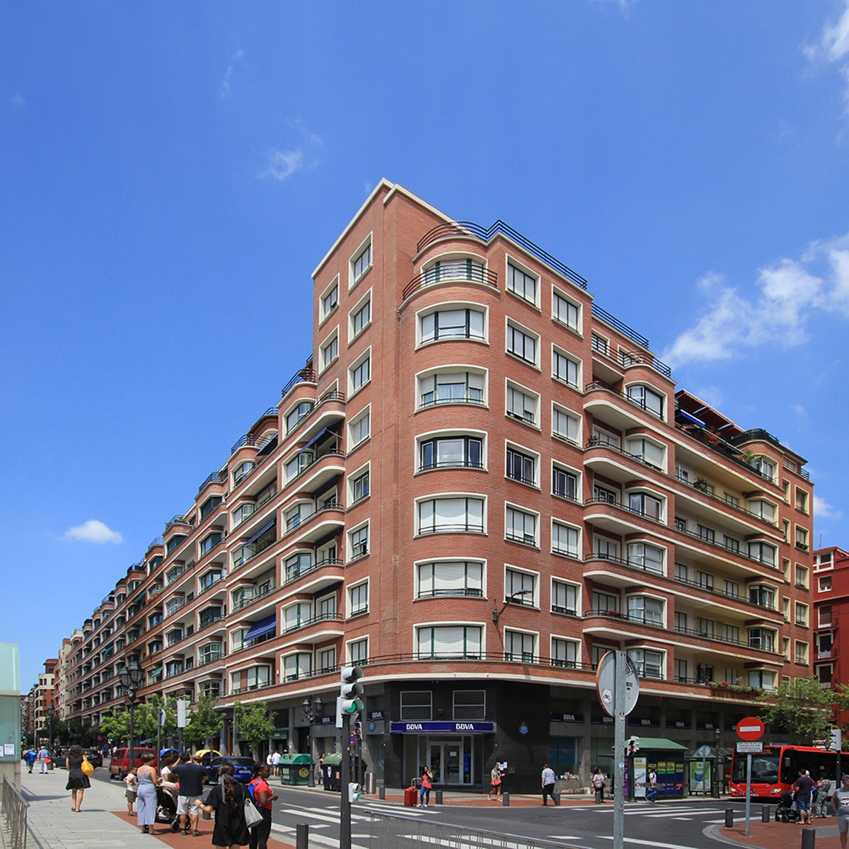 Guiding Architects, tour: The Ensanche - The geometrical city center of Bilbao (Fig. 4)