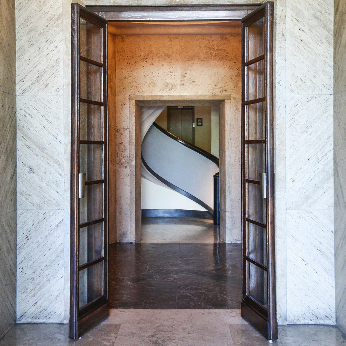 Tour: The Roman Palazzina (Thumbnail)