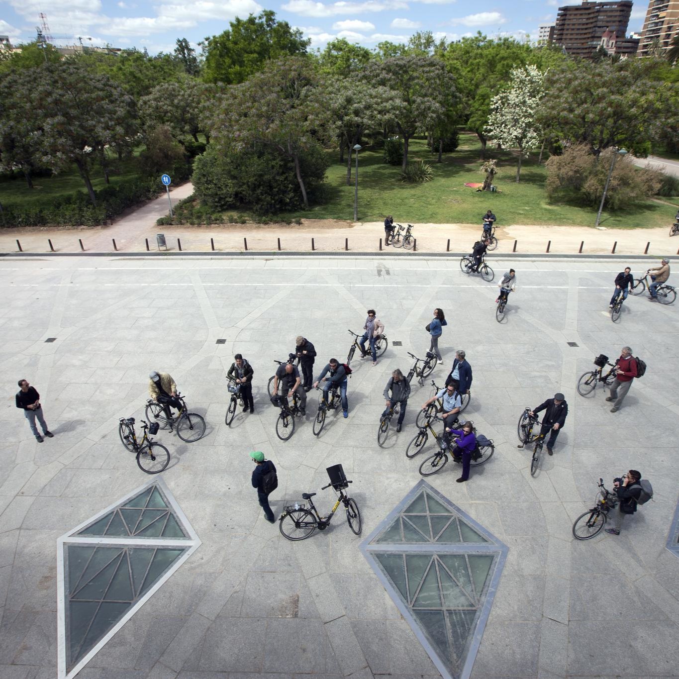 Guiding Architects, tour: Turia river bike tour (Fig. 3)