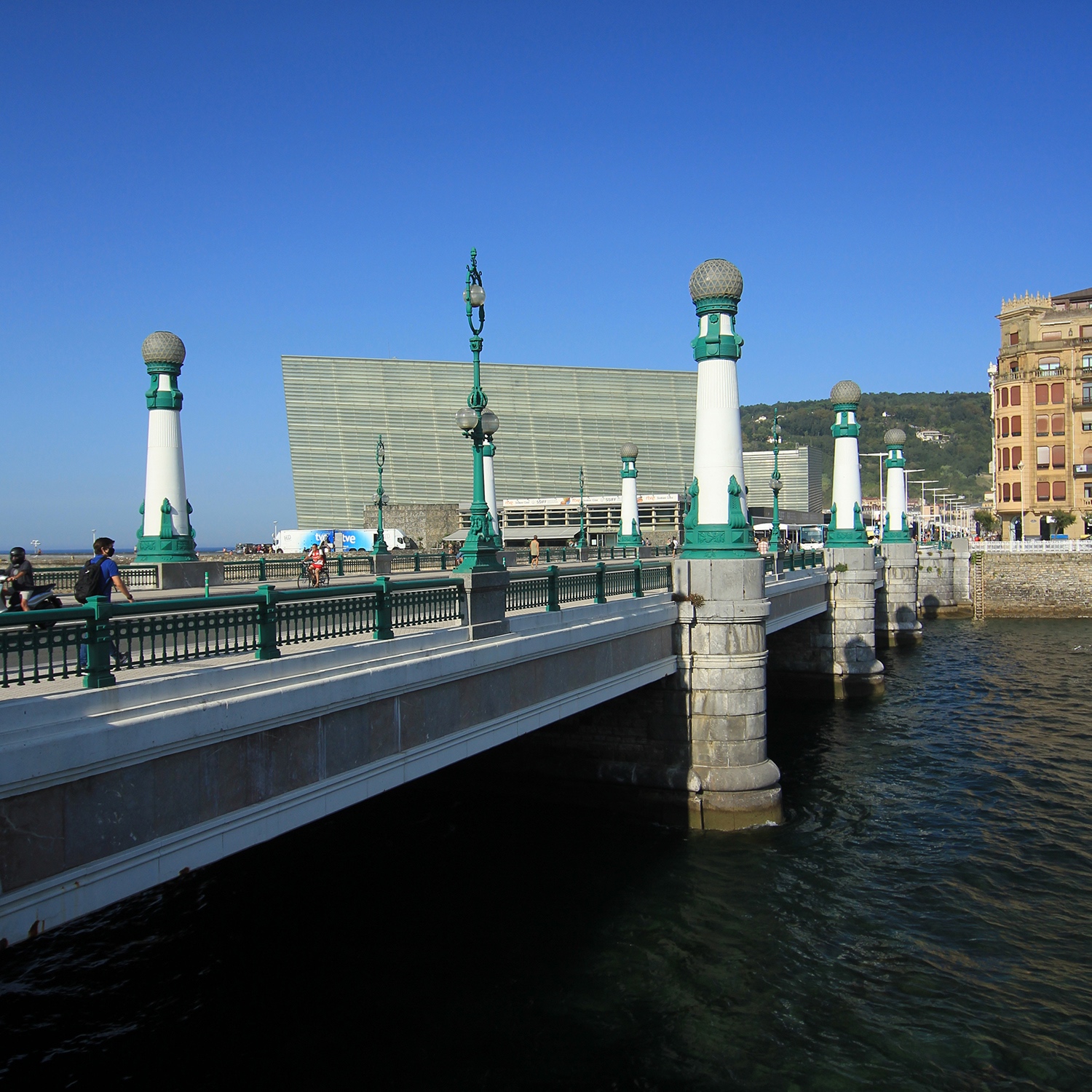 Guiding Architects, tour: Urban perspectives of San Sebastian (Fig. 5)