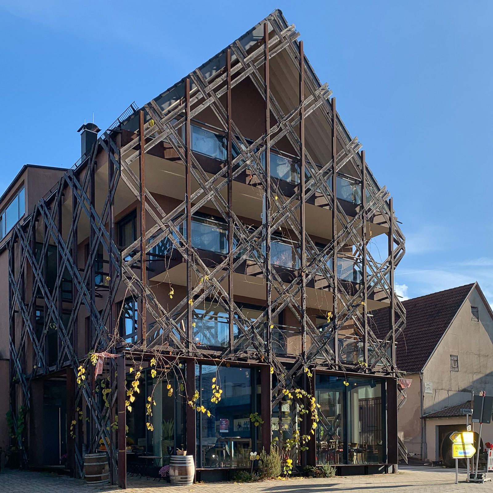 Guiding Architects, tour: Wine and Architecture (Fig. 2)