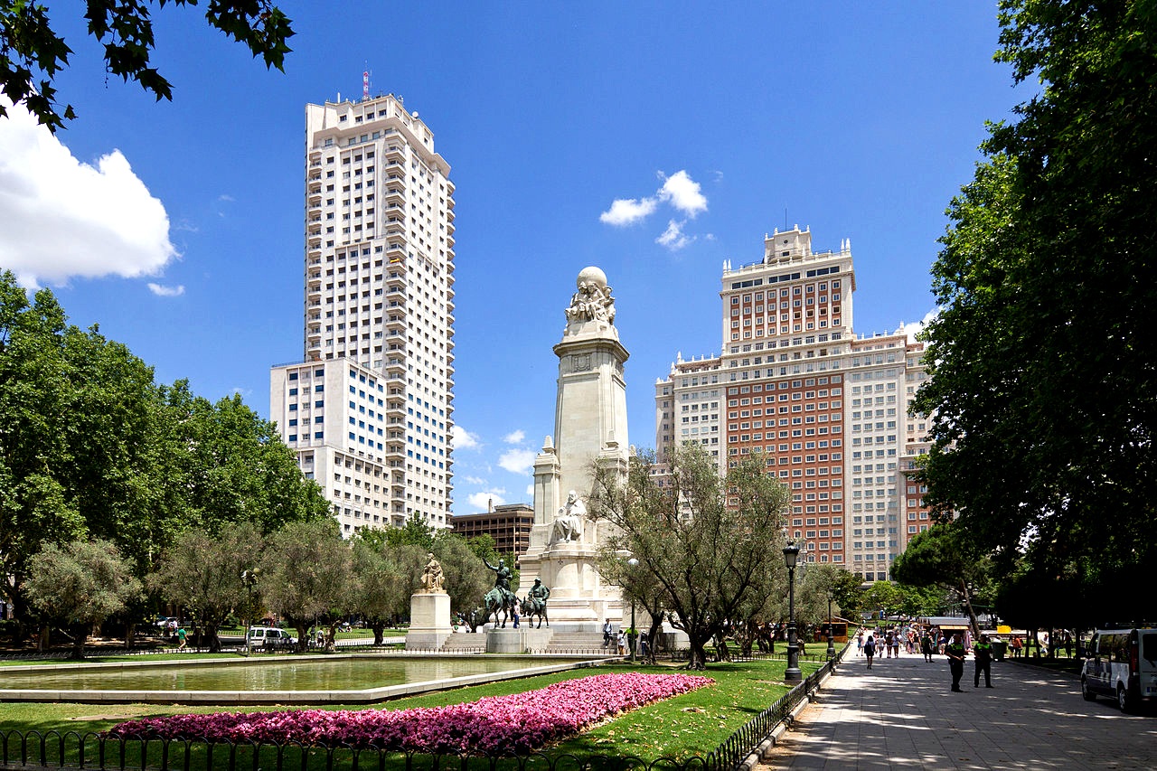 Plaza de España flanked by Torre de Madrid (the tower on the left) and Edificio España (the building on the right).