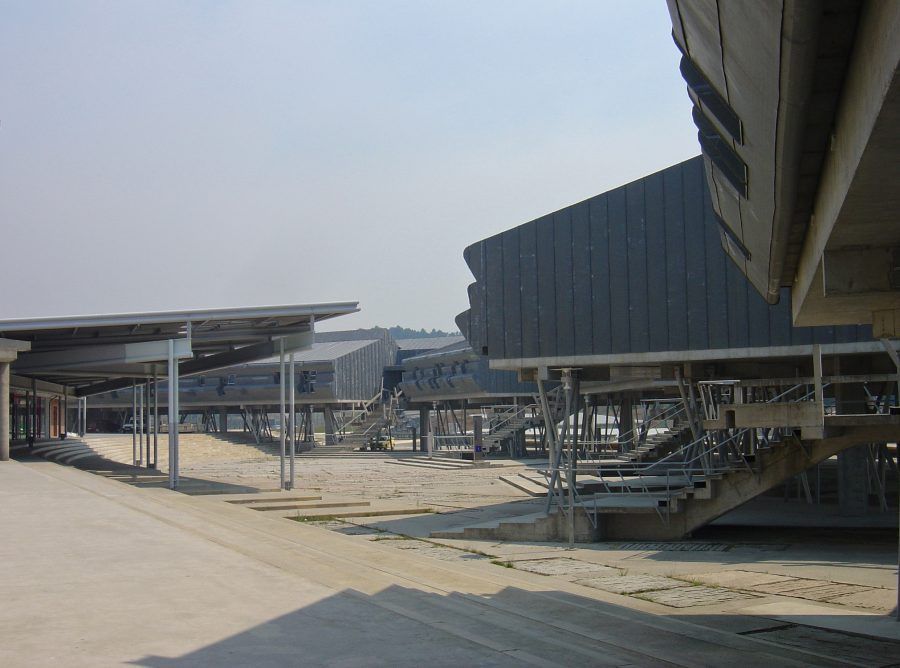 Building with the lecture rooms.