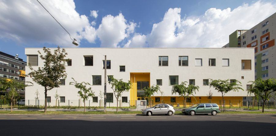 Outside view of the same nursery. Copyright: Tamás Bujnovszky.