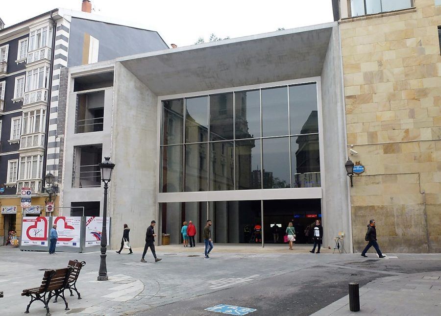 One of the entrances leading to Metro Bilbao’s new Line 3.