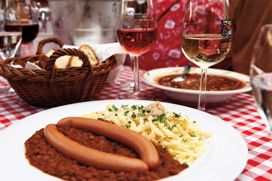 The traditional lentils and noodles served at this wine bar in Stuttgart. Copyright: StuttgartMarketing GmbH.