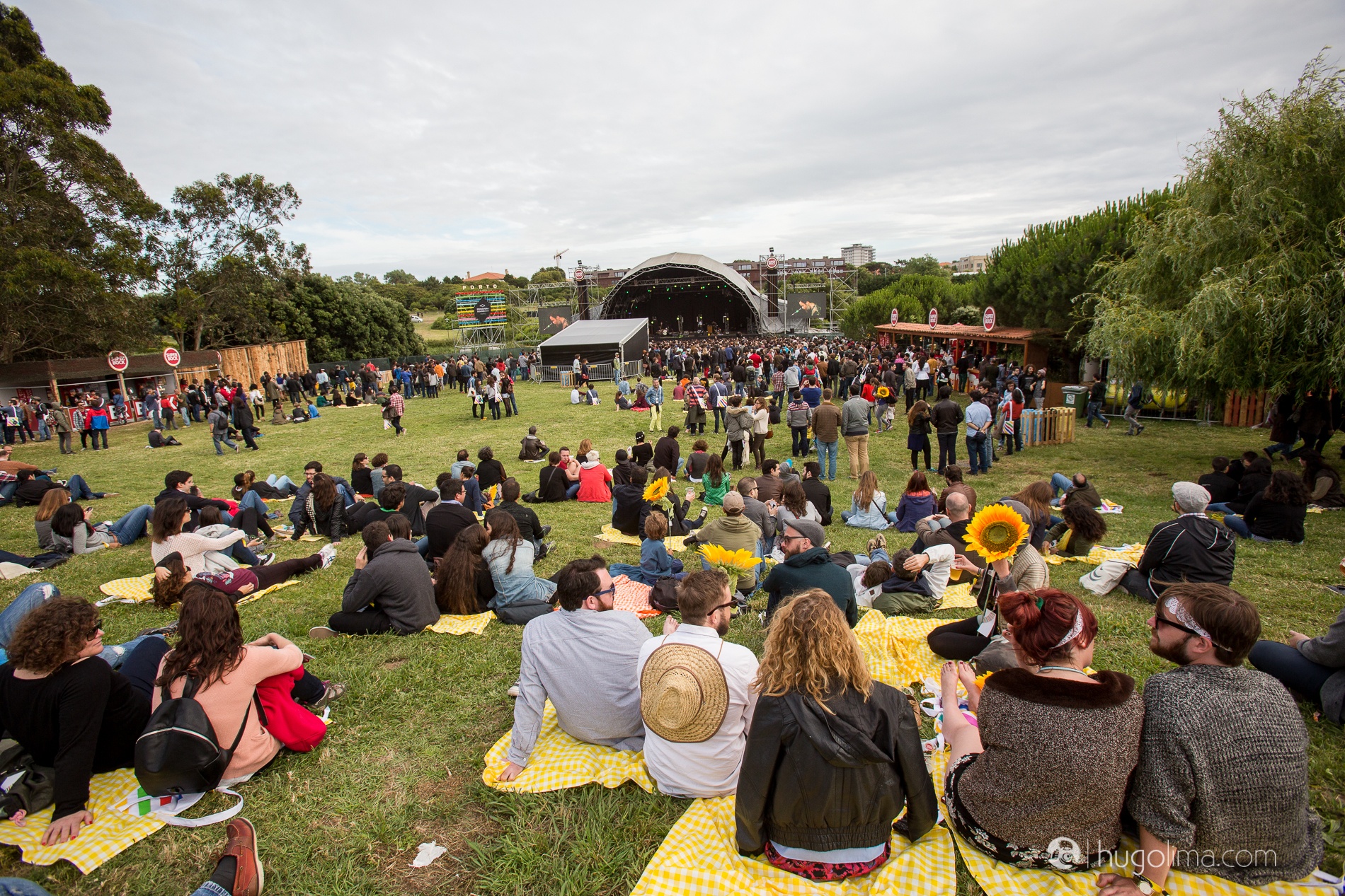 Waiting for a concert to start at “Parque da Cidade”, as the locals call Oporto’s largest green park.