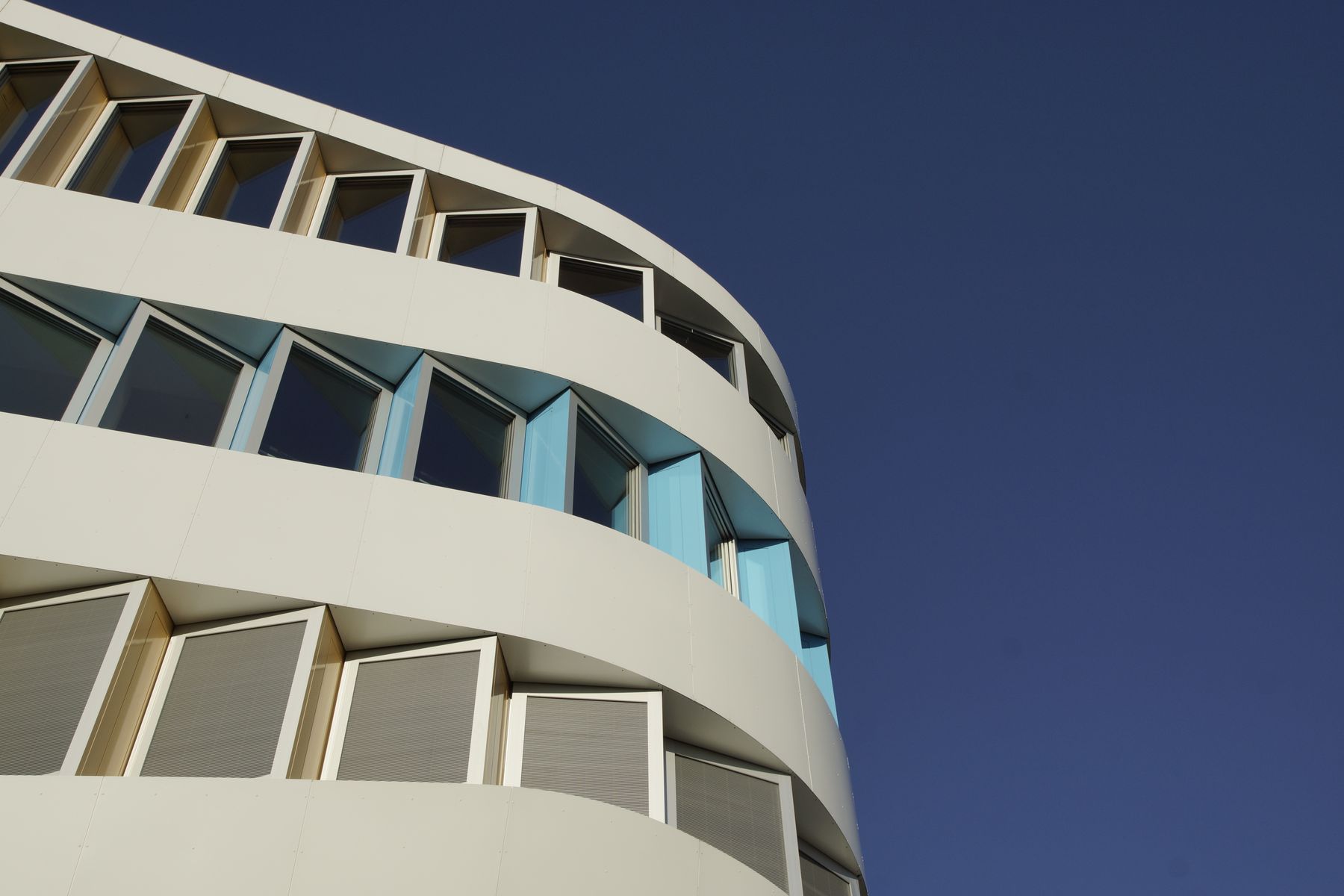 Engineering building: A detail on the windows of Stuttgart’s Center For Virtual Engineering, originally ZVE - Zentrum für Virtuelles Engineering.