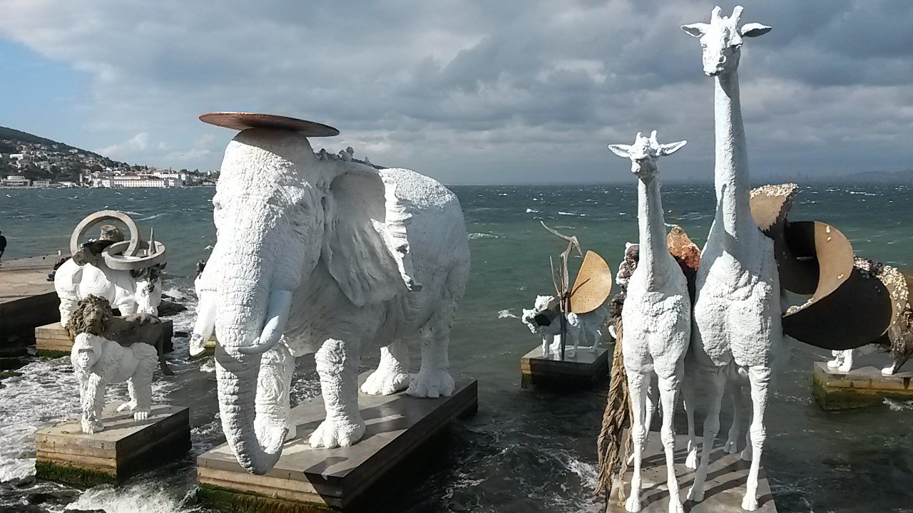 Sculptures by artist Adrián Villar Rojas, in the 2015 edition of Istanbul Biennale. Copyright: Cansu Kaçar.